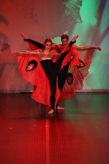 Снимка от спектакъла Магията, наречена Пролет