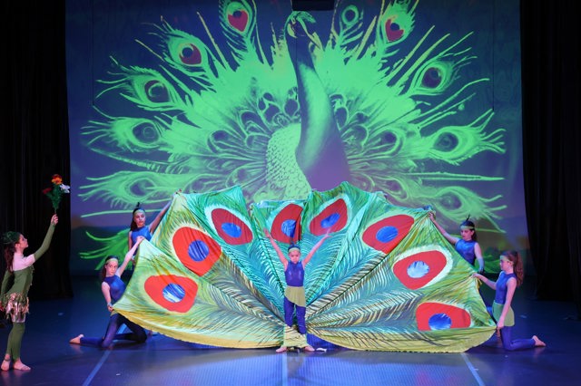 Снимка от спектакъла Магията, наречена Пролет