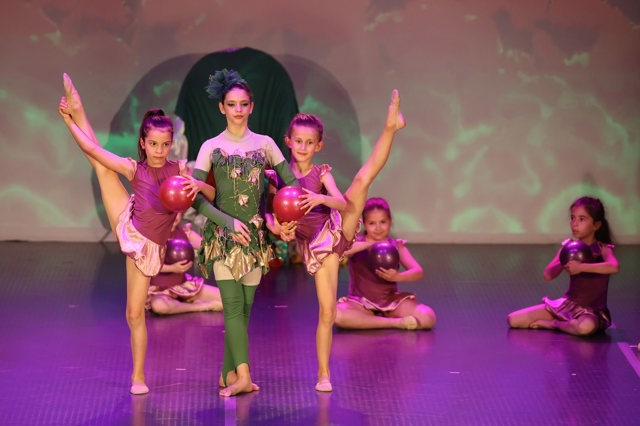 Снимка от спектакъла Магията, наречена Пролет