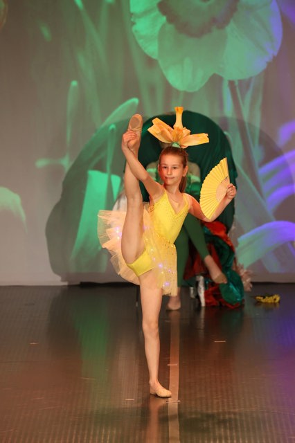 Снимка от спектакъла Магията, наречена Пролет